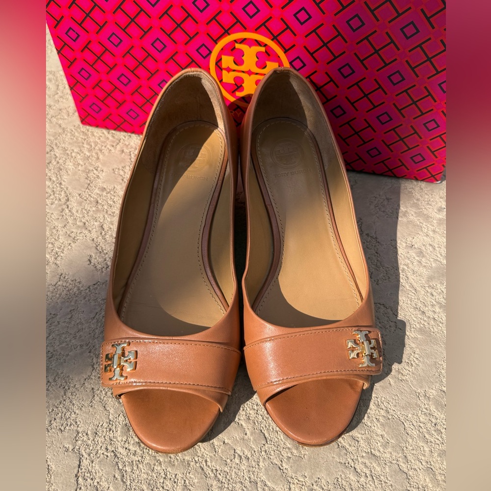 Tory Burch Women's Tan Peep-Toe Wedges Size 6